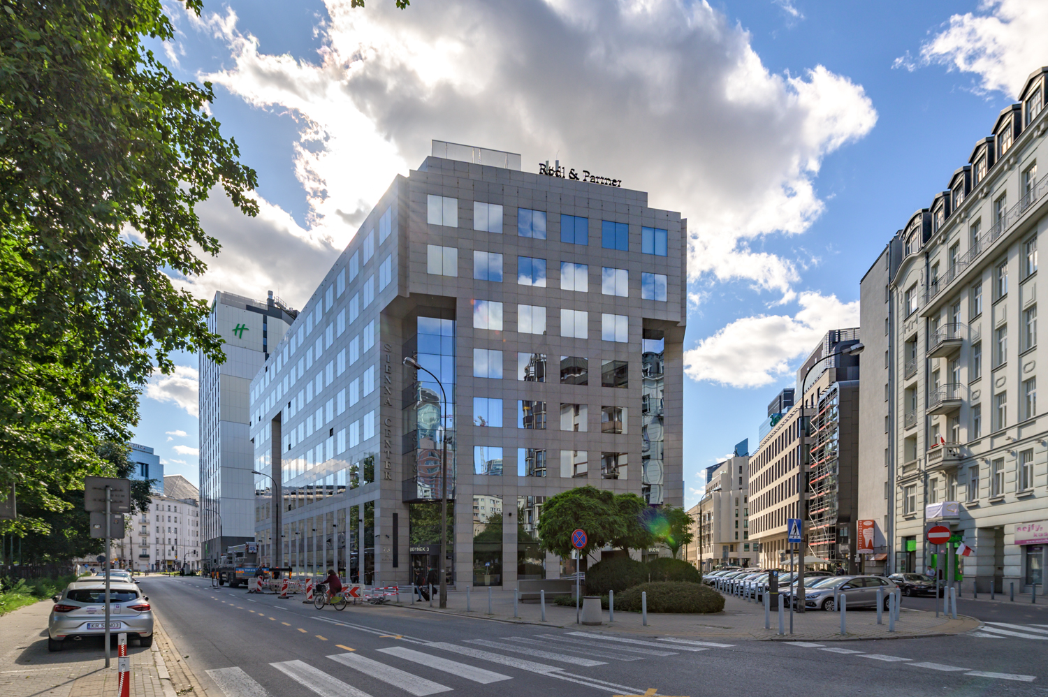 Zdjęcie architektury budynku Sienna Center